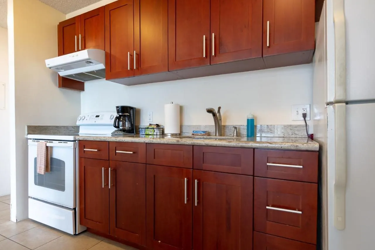 Fully Equipped 23Rd Floor Condo At The Waikiki Banyan Condo Honolulu Apartment